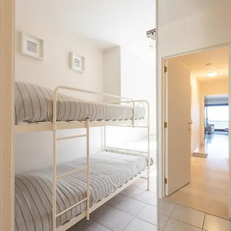 Appartement Spacious With Direct Sea View Middelkerke