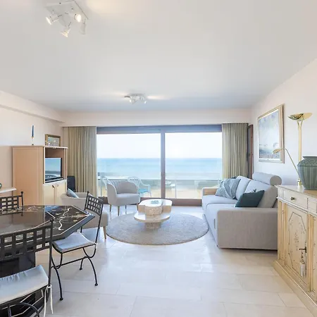 Spacious With Direct Sea View Appartement