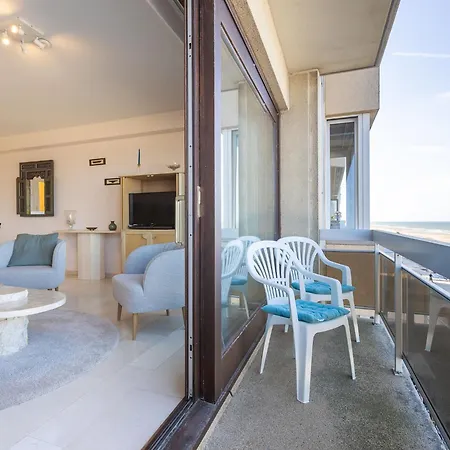 Spacious With Direct Sea View Appartement
