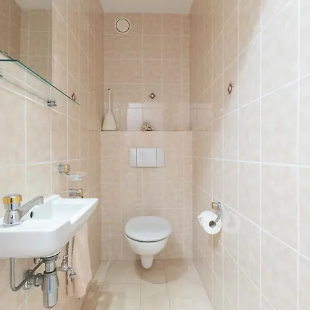 Spacious With Direct Sea View *