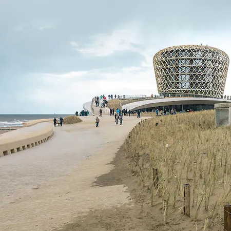 Spacious With Direct Sea View *