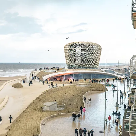 Spacious With Direct Sea View *