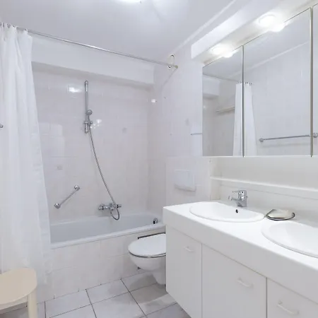 Spacious With Direct Sea View *