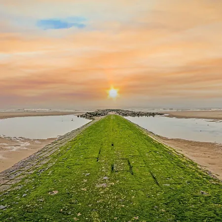 Spacious With Direct Sea View Middelkerke
